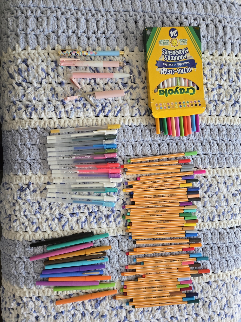 Markers & Assorted Colorful Pens Set